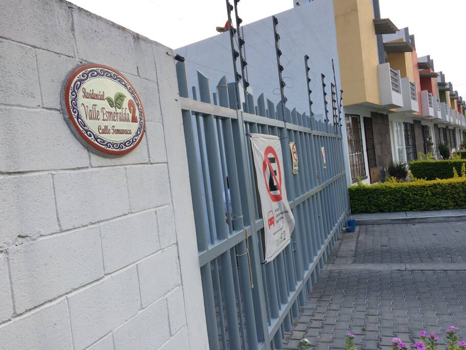 Entrada al residencial
Vigilancia las 23hrs