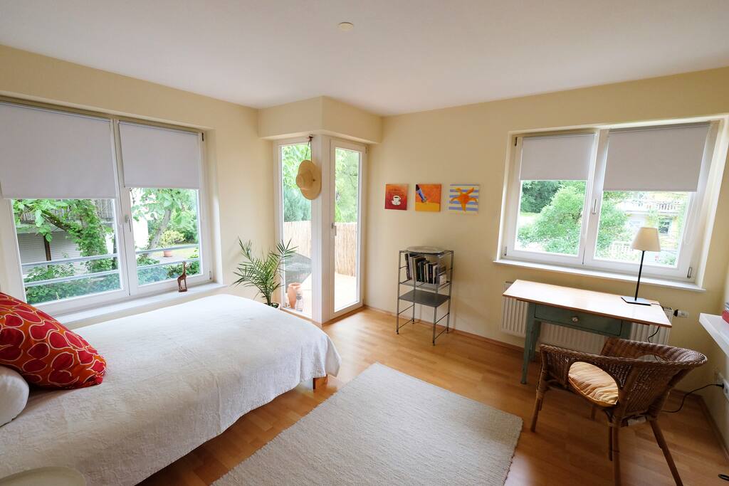 Gästezimmer Blickrichtung Balkon