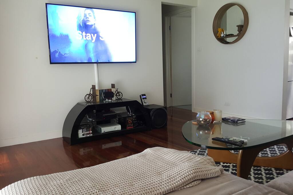 60" Smart TV