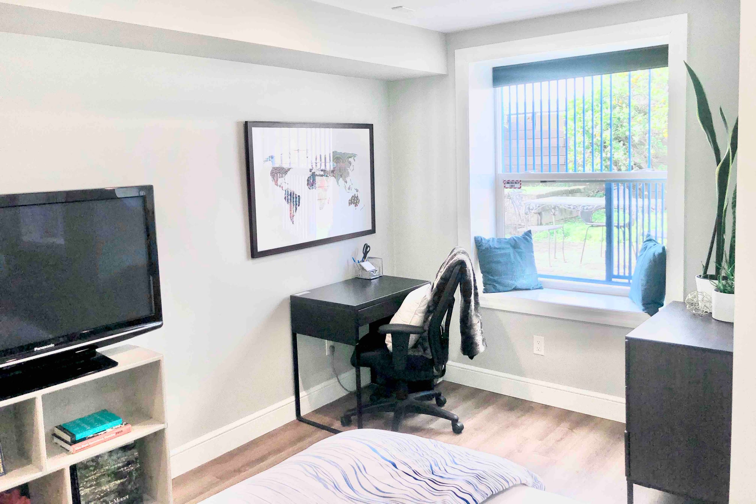 Two Bedroom SF Suite with Private Entrance - Image 9