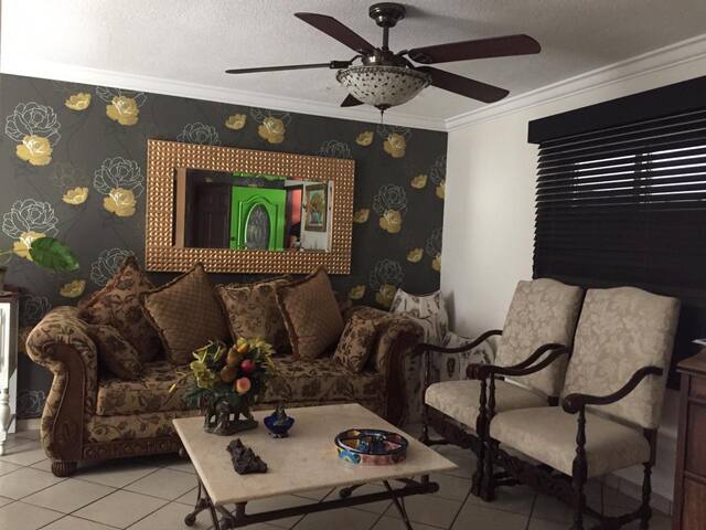 BEAUTIFUL ROOM TO REST AND ENJOY.!