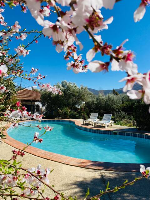 4 Bedrooms all year swimming-pool