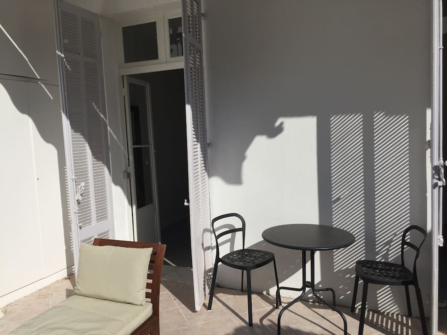terrasse ensoleillée