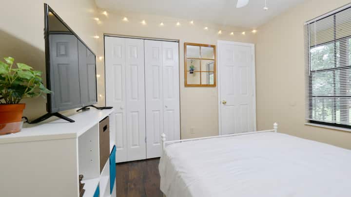 The Good Vibes Guest Room