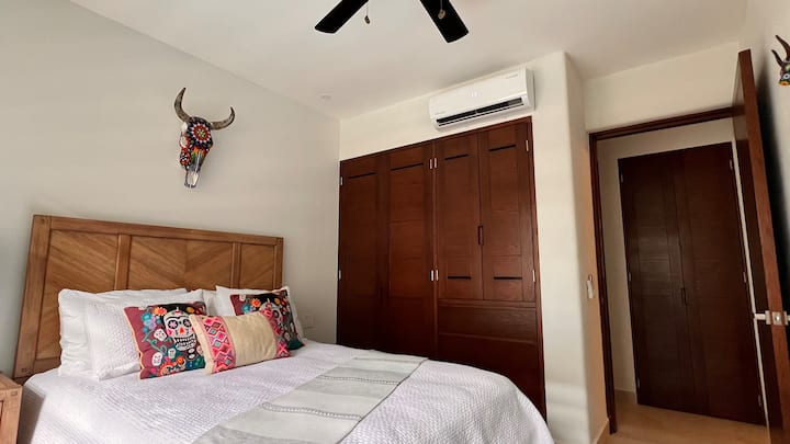 Habitación Queen para huéspedes con vista al jardín y a la alberca
