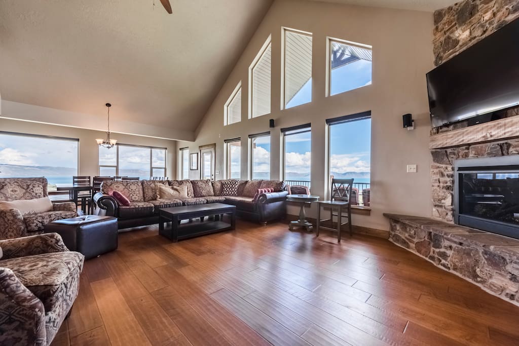 Bear Lake Luxury Rentals - The Hilltop Cabin - Living Area