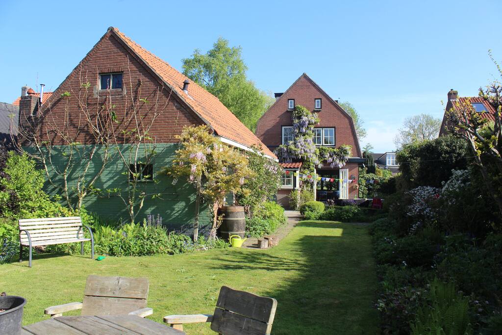 Backside view incl garage