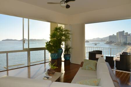 Lujoso departamento al pie del mar