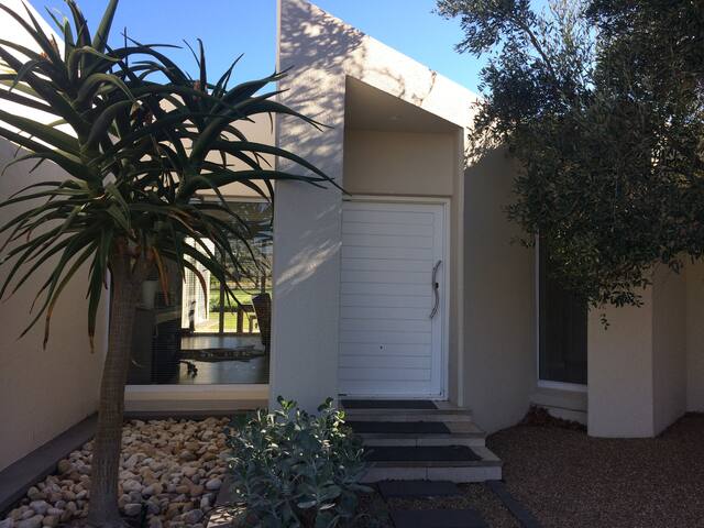 Entire downstairs Villa Erinvale Golf Estate gallery image 4