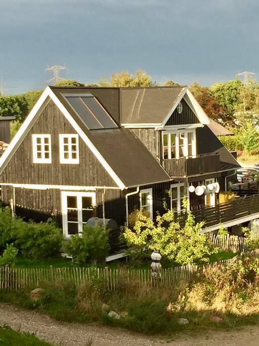 Huset set udefra.