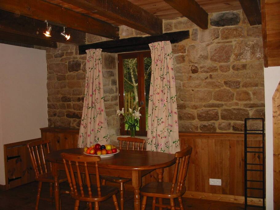 Rose Dining Area