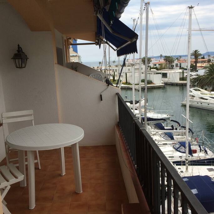 Terrasse vue canal