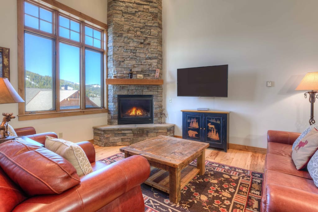 Main living space- Gas Fireplace