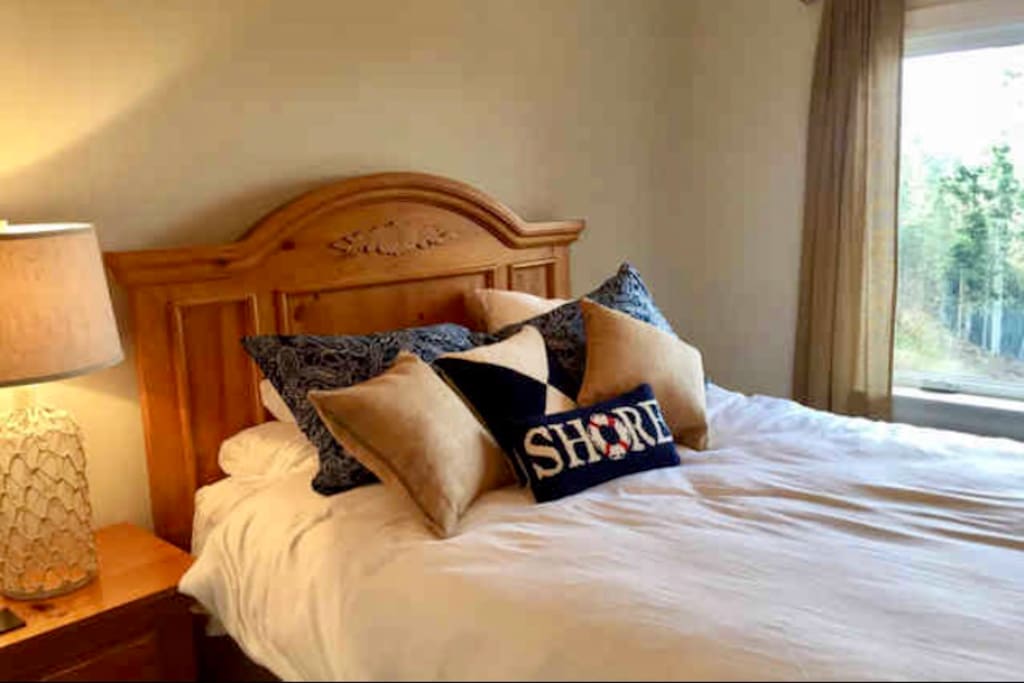 Fresh linens and loads of pillows.