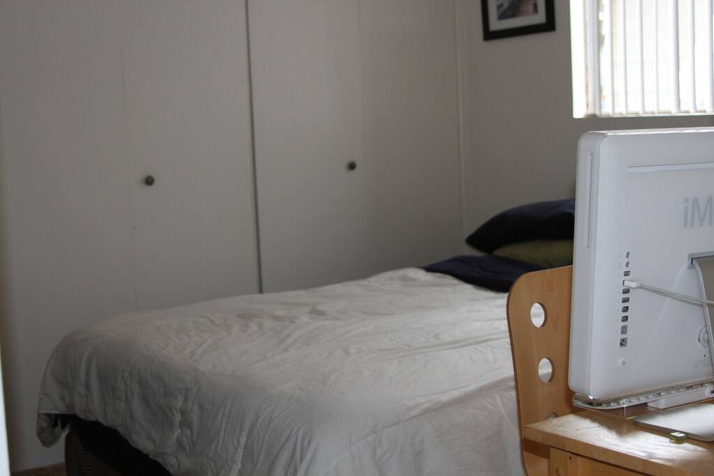 Queen bed