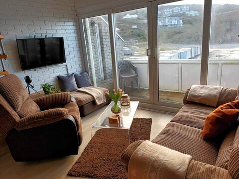 Top Airbnb: Ocean Breeze Porthtowan in St. Agnes