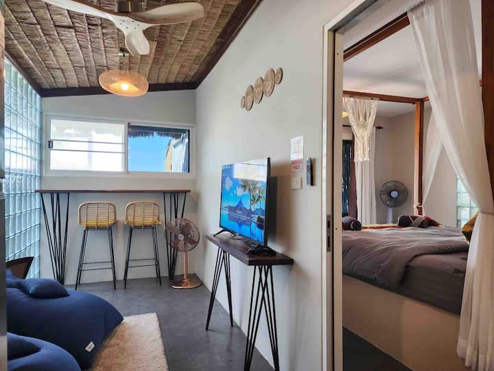 Sunset Bay Beachfront Tiny Home - Ko Pha-ngan