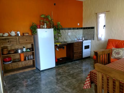 Airbnb con mejor rendimiento: 2-room house with garage en Villa Giardino