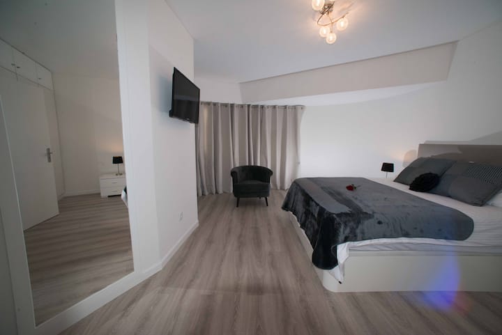 Schlafzimmer 1