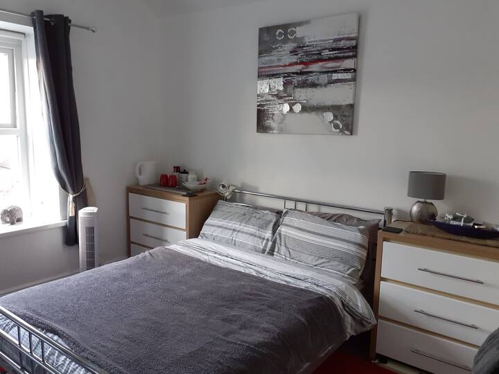 Central Caerphilly Home 1