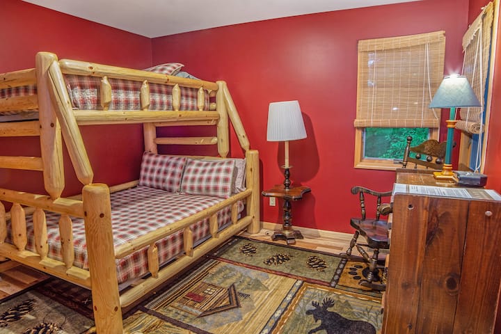 Прв кат спална соба 2