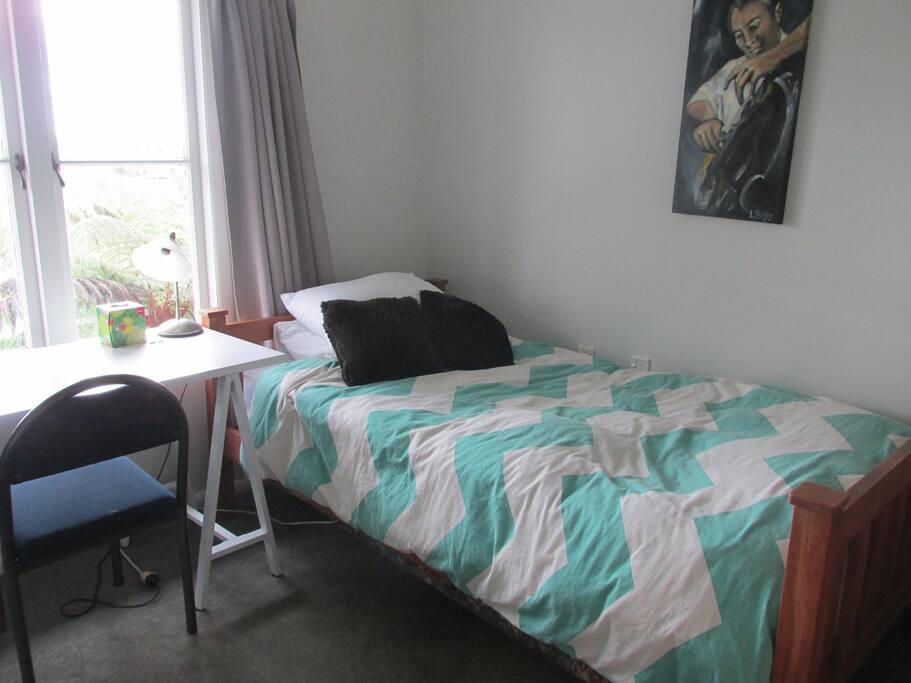 King Single and desk