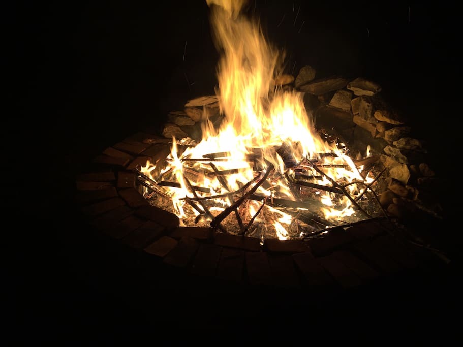 Enjoy the ambiance of our fire private fire pit !
