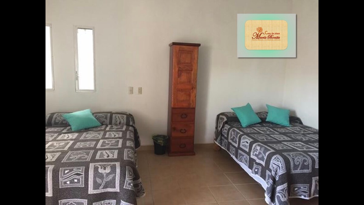 L'une des chambres avec ses deux cannes doubles. 