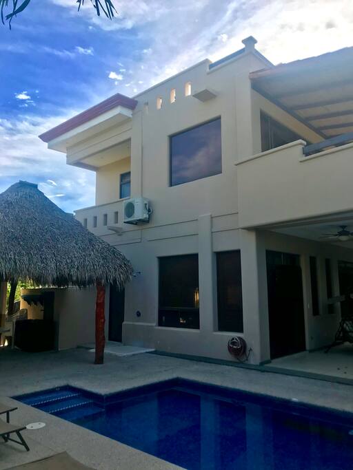 View of the side of the house - Private Pool, BBQ Rancho.