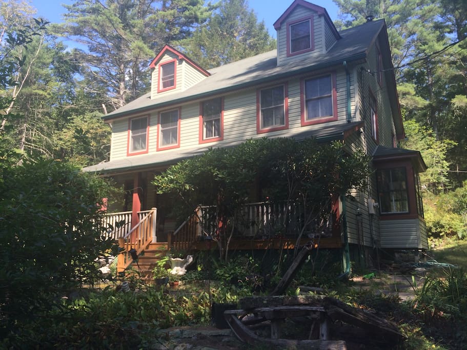 Pines Manor