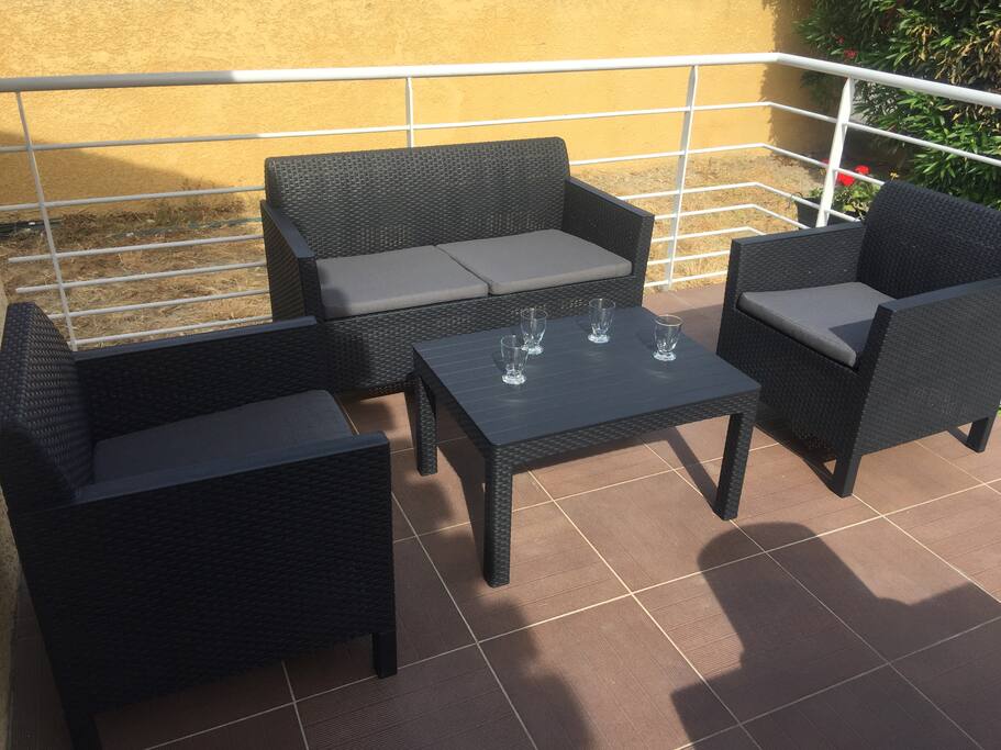 Petit coin apéro sur la terrasse