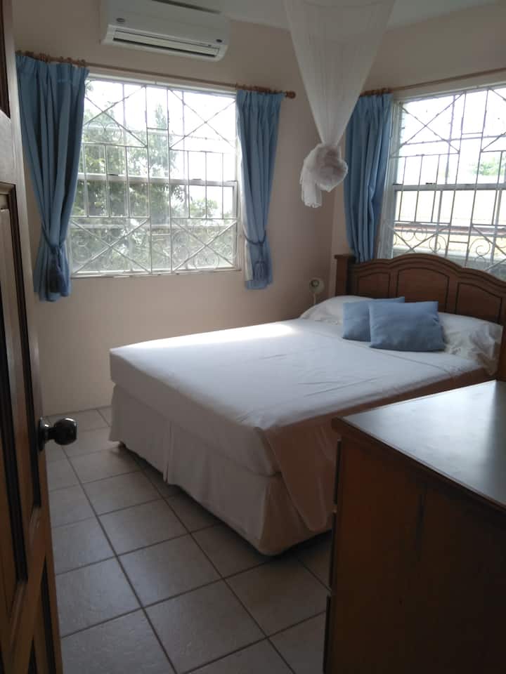 ห้องนอนด้านหน้าวิว (2) สว่างและมีแสงแดดวิวทะเลเครื่องปรับอากาศ