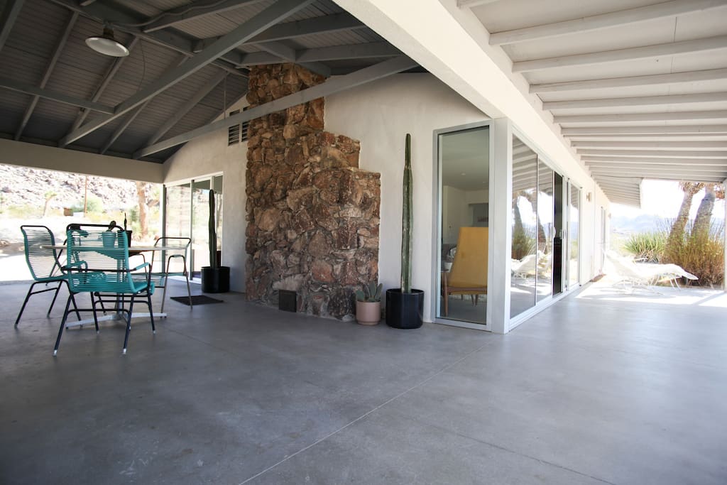 LARKSPUR HOUSE Mid Century Retreat on 5 acres Houses for Rent in