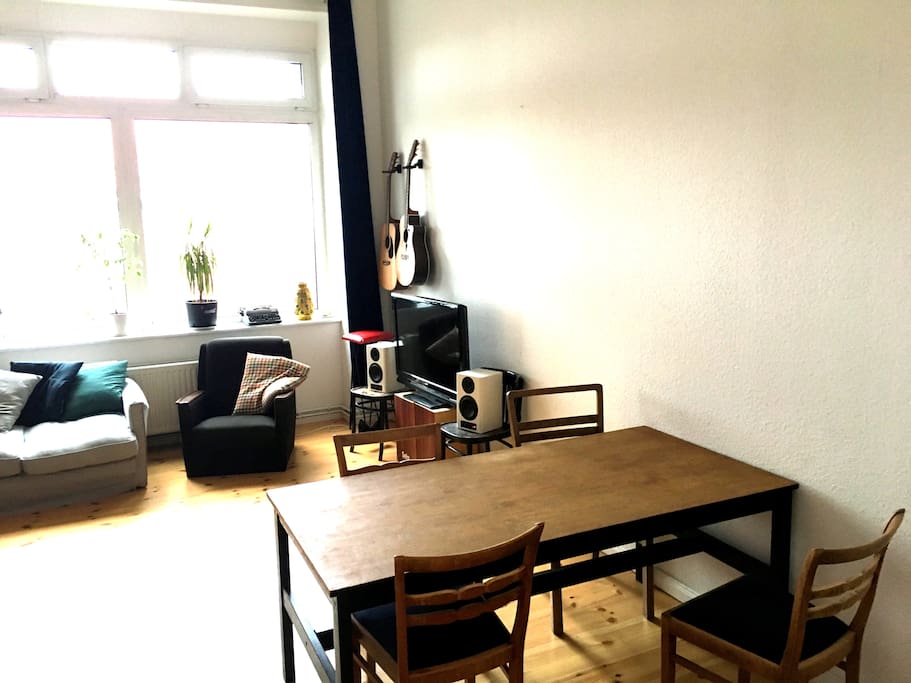 Wohnzimer mit TV