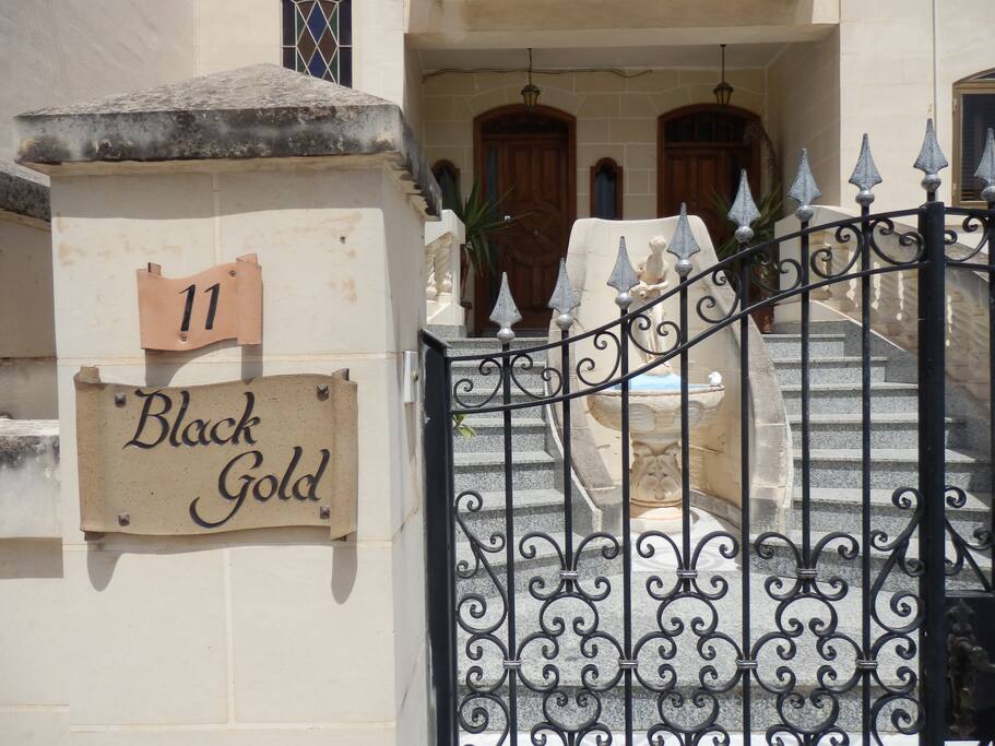 The front entrance to Black Gold B&B