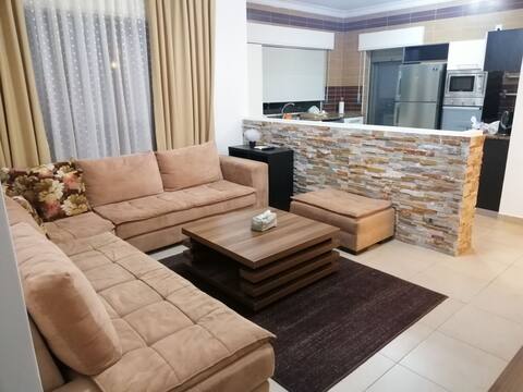 Lovely 3 bedroom rental unit with free parking