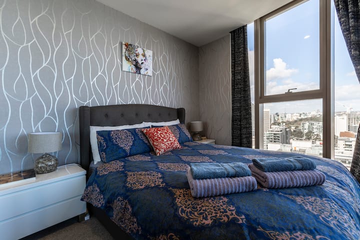 מיטה זוגית קווין סייז עם המזרן היוקרתי הטוב ביותר, סטים רכים במיוחד של מצעים מכותנה