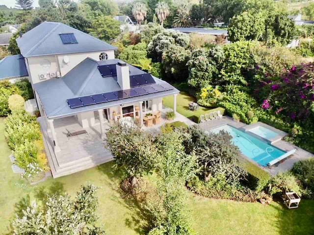 Amelie’s Secret Hideaway