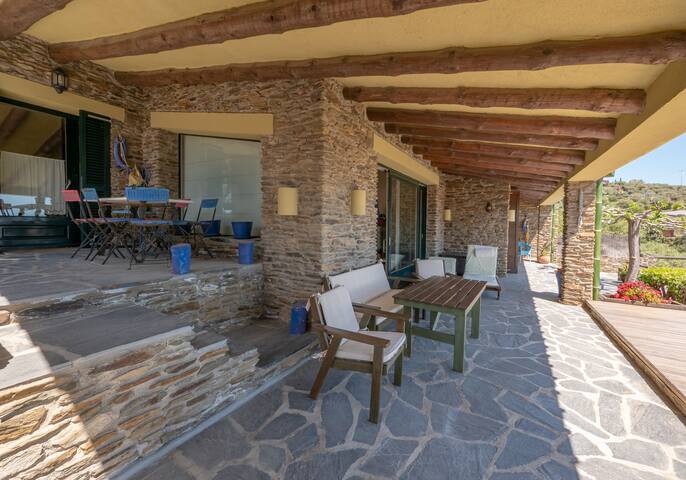 Casa con vistas al mar y estacionamiento privado gallery image 4