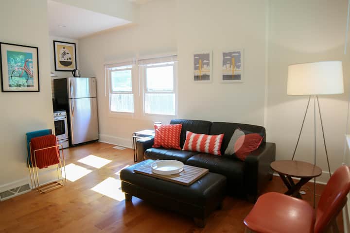 Sunny Friendship "Treehouse" 2 Story / 1bd Gem - Pittsburgh, PA