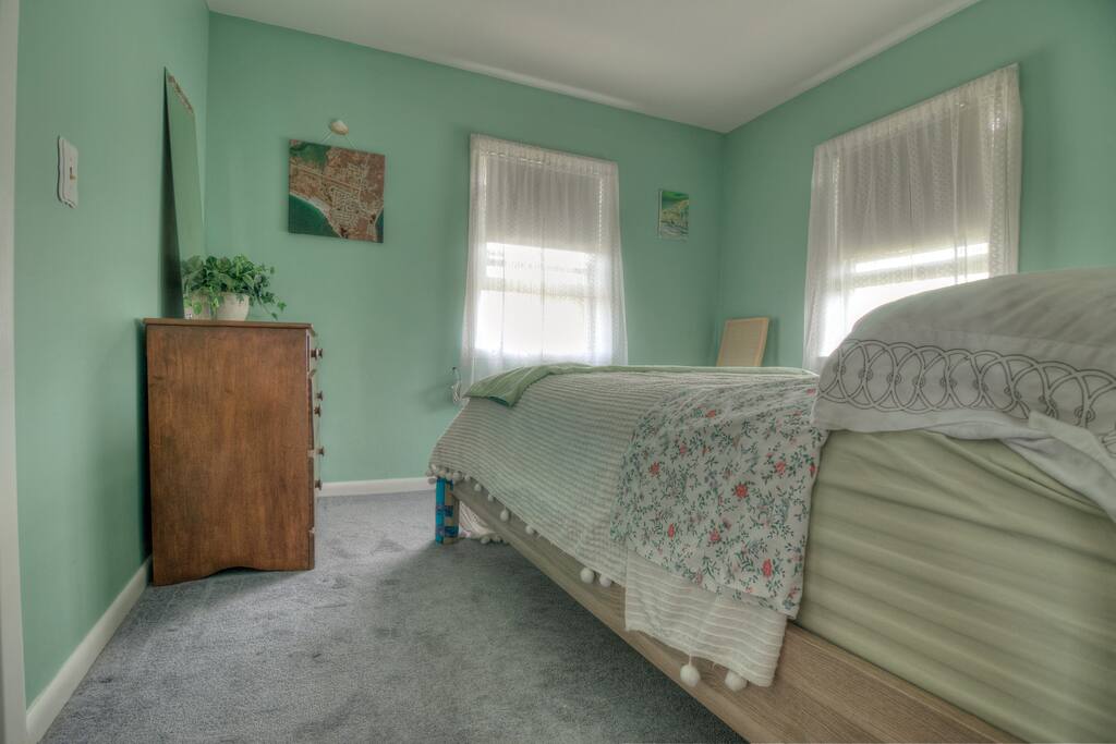 Top floor guest bedroom