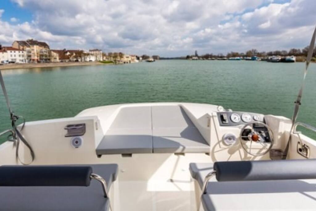 No licenses or experience are required - be your own skipper!