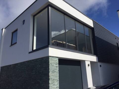 Luxury Holywell Beach House with Hot Tub