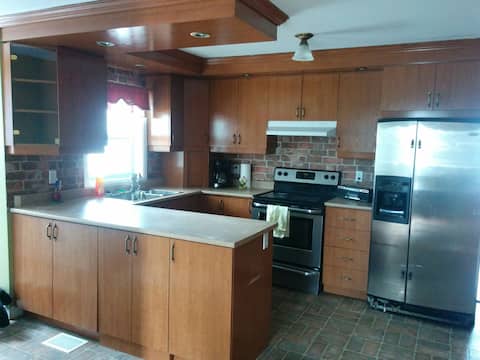 Large accommodation 2 minutes from downtown.