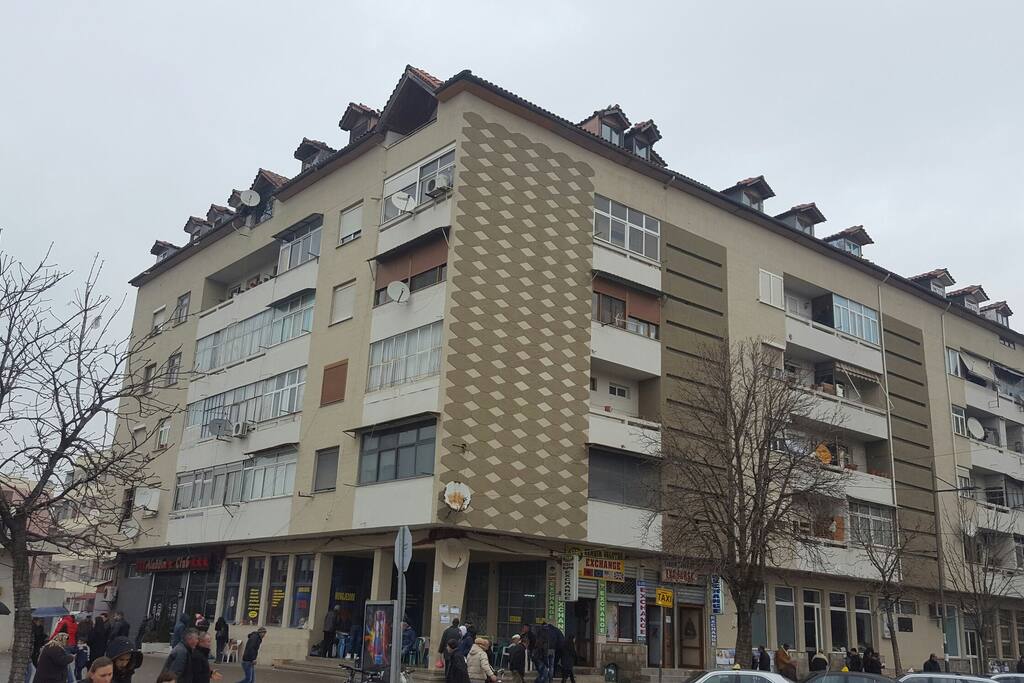 The palace from outside (2)