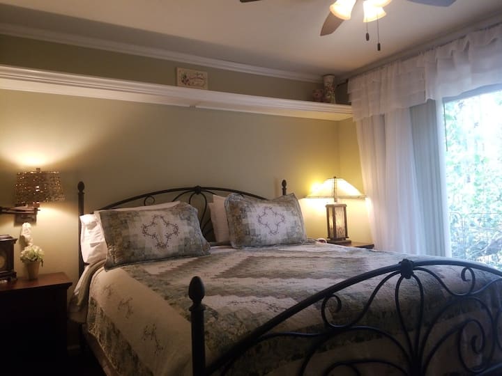 Dormitorio principal. CAMA TAMAÑO KING.