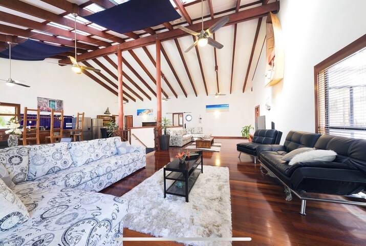 Driftwood Lodge – Waterfront Property gallery image 5