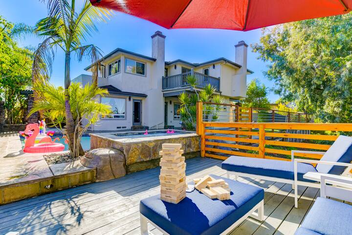 Luxury Oasis! Pool/Jacuzzi & Prime Location! gallery image 4