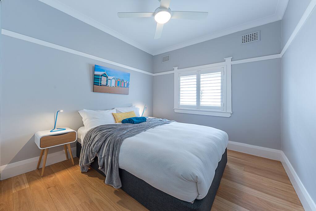 Second bedroom - queen bed