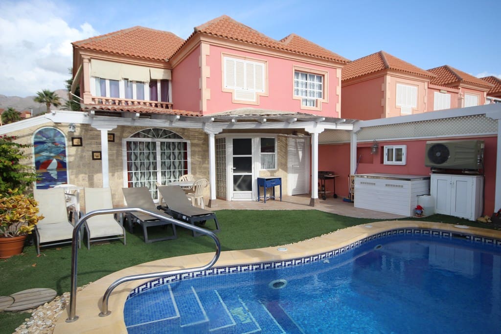 Private pool